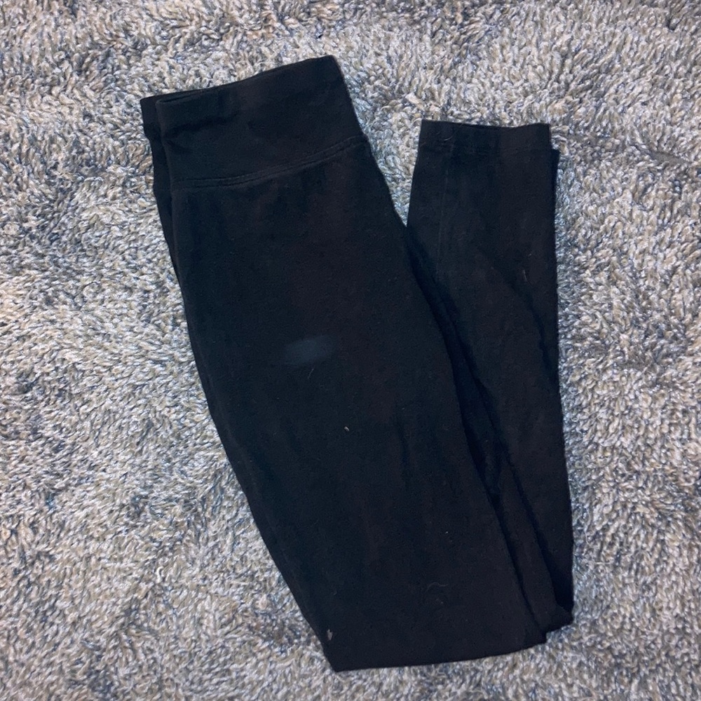 Plain black leggings